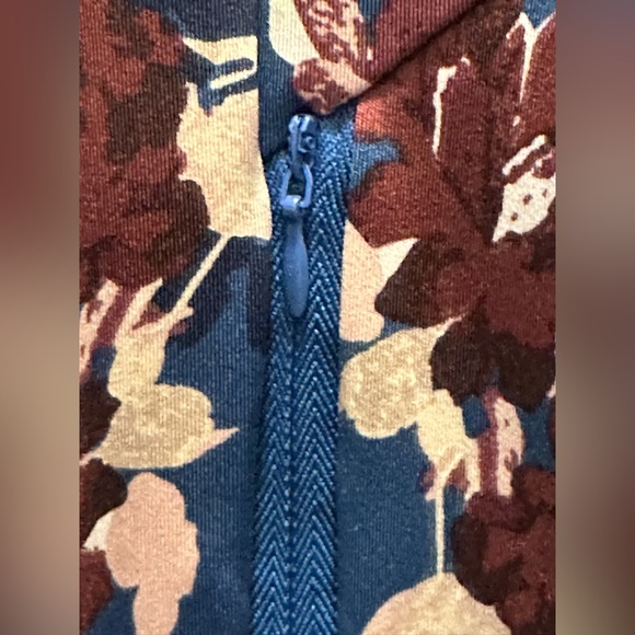 Kay Unger Size S Floral Leggings With Zip Pockets NWOT - Picture 5 of 5